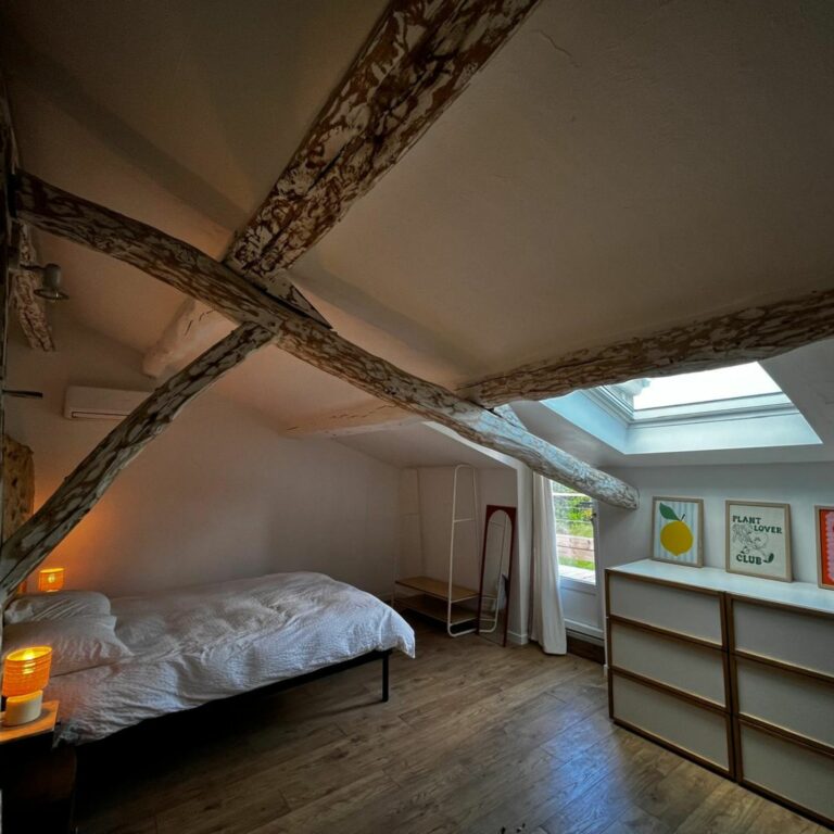 Chambre terracotta avec accès terrasse privative - Option lit double 160x200