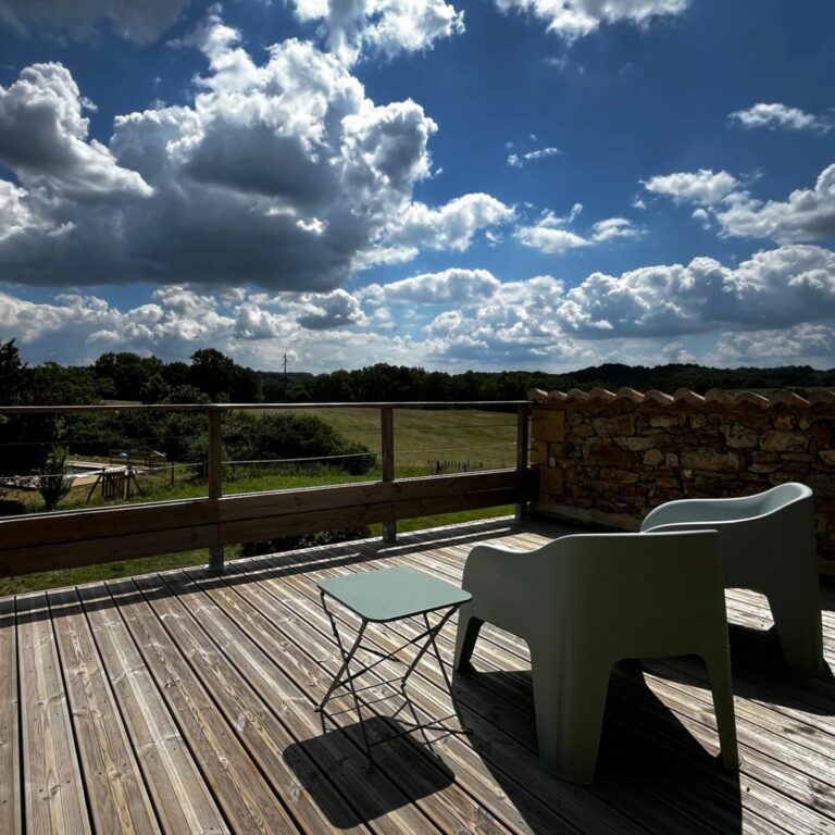 Accès terrasse depuis les chambres bleu et verte