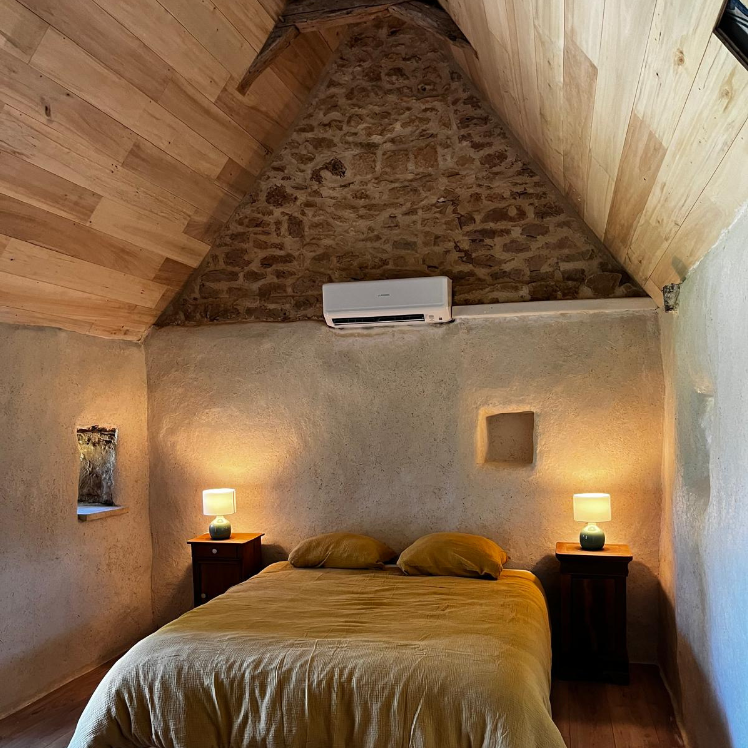 Chambre chaux - Lit double 160x200 - Salle de bain avec baignoire