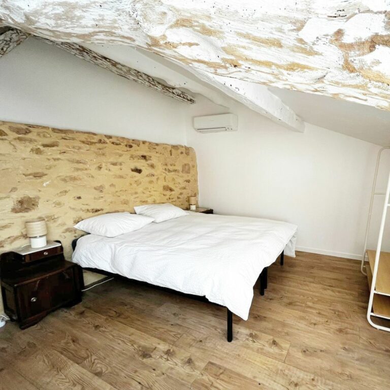 Chambre terracotta avec accès terrasse privative - Option lit double 160x200